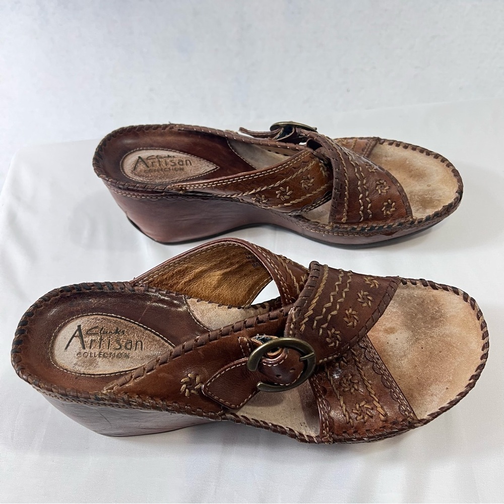 Clarks Artisan Brown Leather Wedge Sandals Sz 6 1/2 M Criss-Cross Straps Buckle - Picture 3 of 11